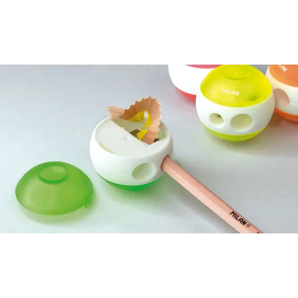 239610-EC Šiljilo plastično 2 rupe MILAN Sphere Fluo sort display P24/144/1728