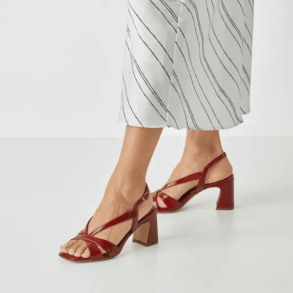 28339-46-559 Tamaris ženska sandala CHERRY