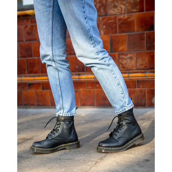 DM13512006 Dr.Martens 1460 Pascal Black Virginia