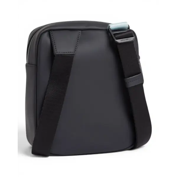 K50K510225-BAX-OS Crna muška torba preko ramena Rubberized – Calvin Klein
